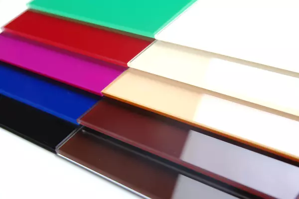 Фарбоване скло. Стемаліт. Емаліт.